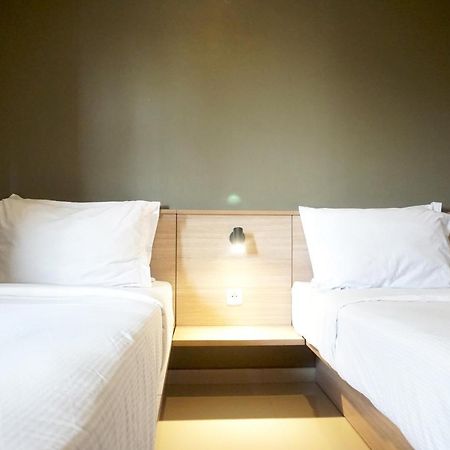 Kanna Stay Surabaya Exterior photo
